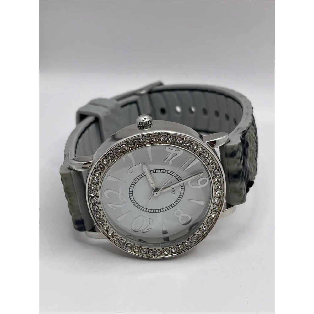 Women's Quartz Watch 40mm Case Crystal Bezel Silicone Band- New Battery‎